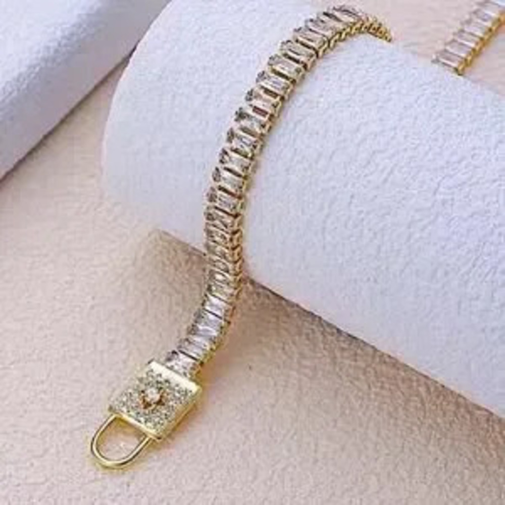 Gold Plated Cubic Zircon Lock Closure Tennis Bracelet